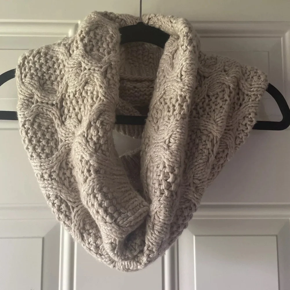 NWOT ANN TAYLOR Chunky Cable Neck Warmer Cashmere Blend